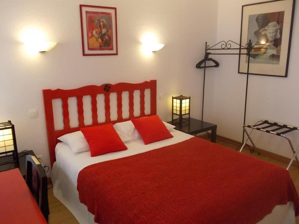 Arnéguy Hotel Le Clementenia الغرفة الصورة